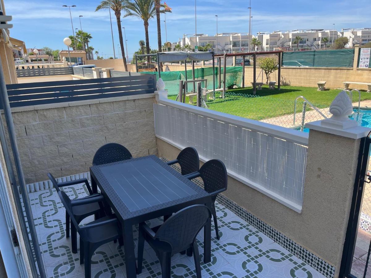 Appartement Villa-Celine Torrevieja Exteriör bild